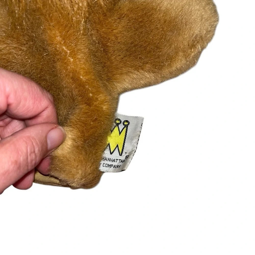 Vintage Lion hand puppet Manhattan toy company 1995